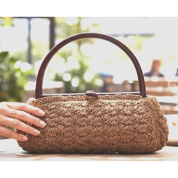 TOTE LE MONDE Handbags - DESIGNER TOTE LE MONDE TAN CROCHET BROWN WOOD DOUBLE HANDLES BUTTON CLOSURE BAG